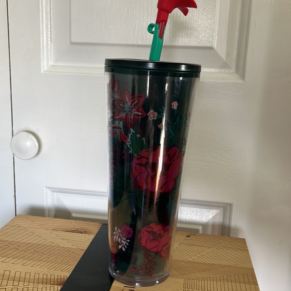 NWT Starbucks Christmas 2022 Enchanted Forest cup w/poinsettia silicone topper.